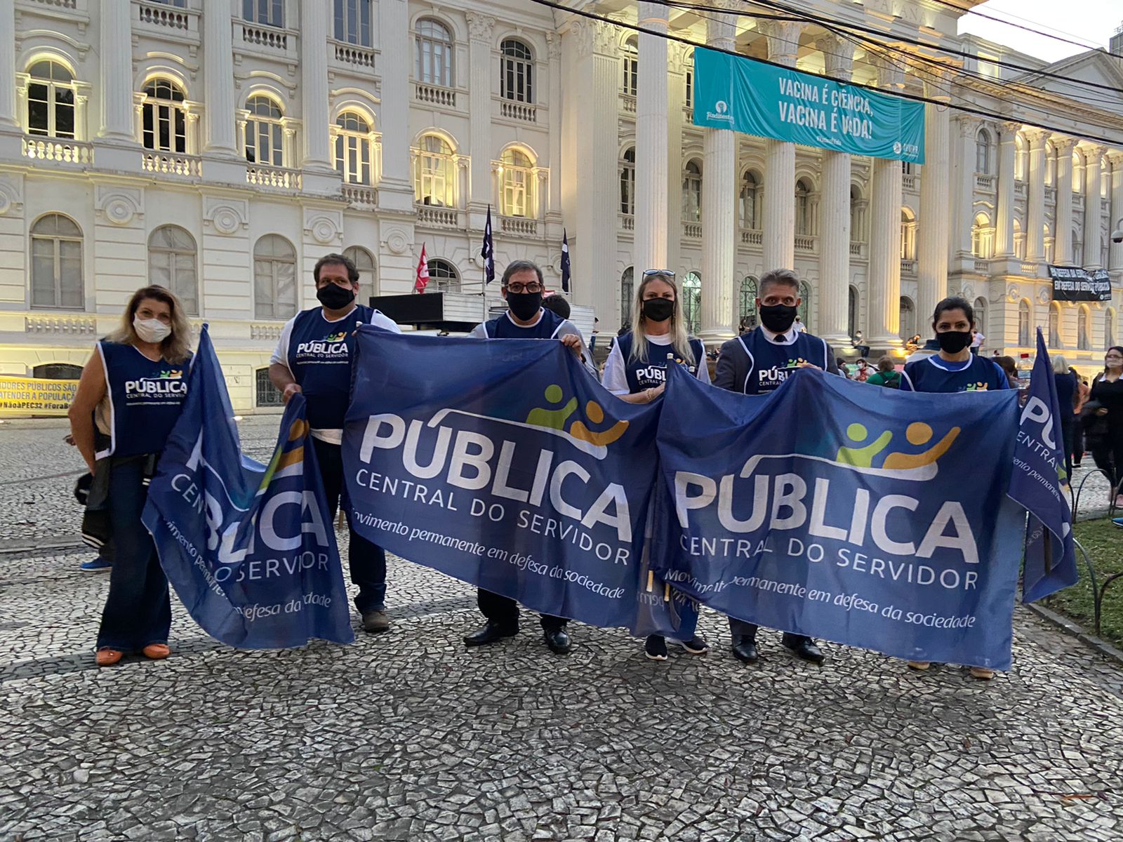 Ato de apoio aos servidores públicos contra a Reforma Administrativa - Praça Santos Andrade