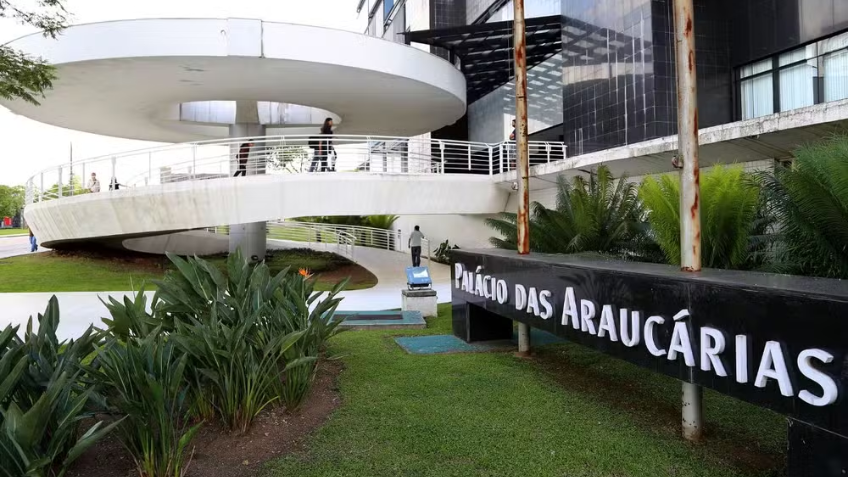 tce suspende licitação do governo do pr depois de empresa vencedora ser investigada por suspeita de ligação com pcc
