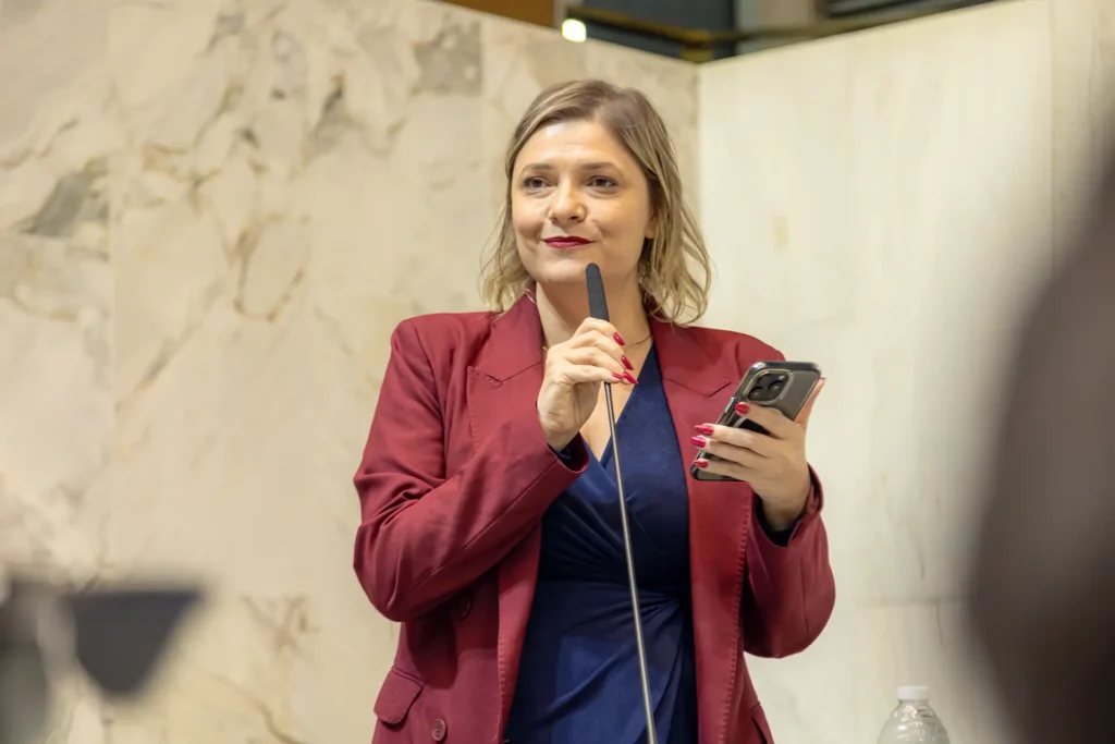 17 de marco sessao solene entrega de colar de honra ao merito legislativo para jose gozze 019