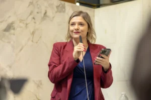 17 de marco sessao solene entrega de colar de honra ao merito legislativo para jose gozze 019