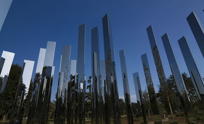 pilares espelhados espelhos